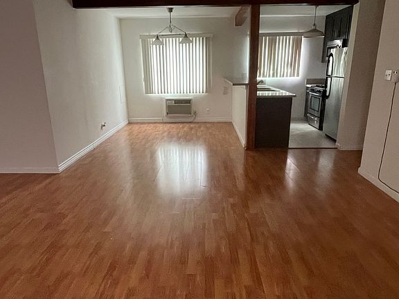 Spacious living/dining rooms