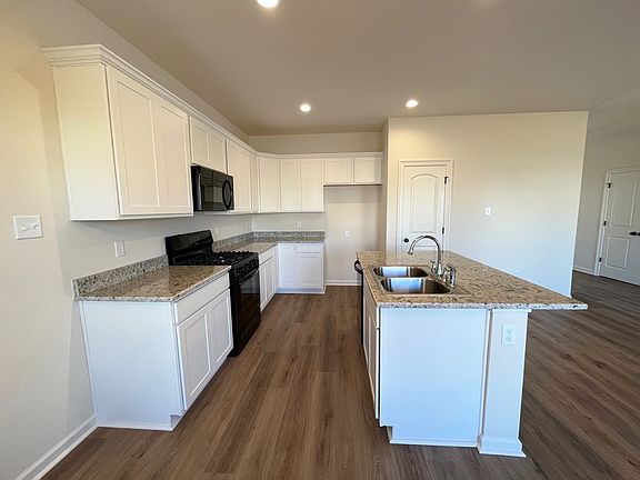 Hoffman IV H - Kitchen - DSLD Homes