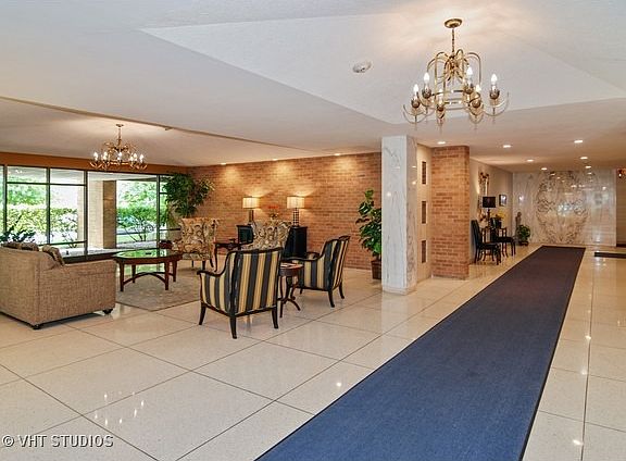 2nd image of 203 N Kenilworth Ave APT 3L
