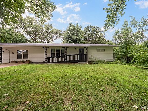 3rd image of 435 Forest Ln