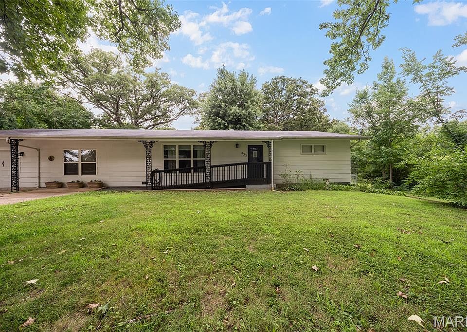1st image of 435 Forest Ln