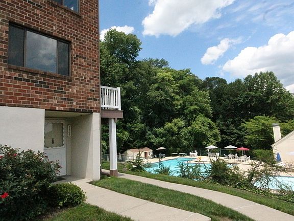 2nd image of 7508 Hilltop Dr