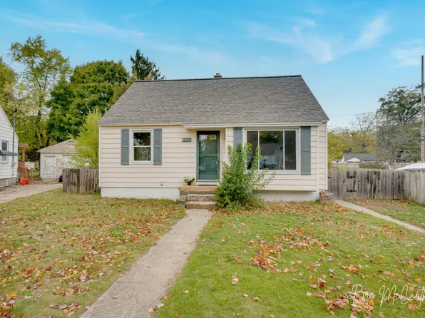 2625 Liberty Rd, Muskegon, MI 49441