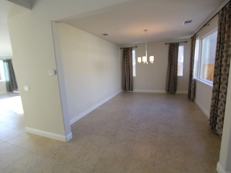 Formal Dining