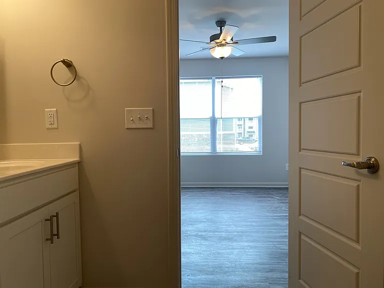 Master Bathroom (2)