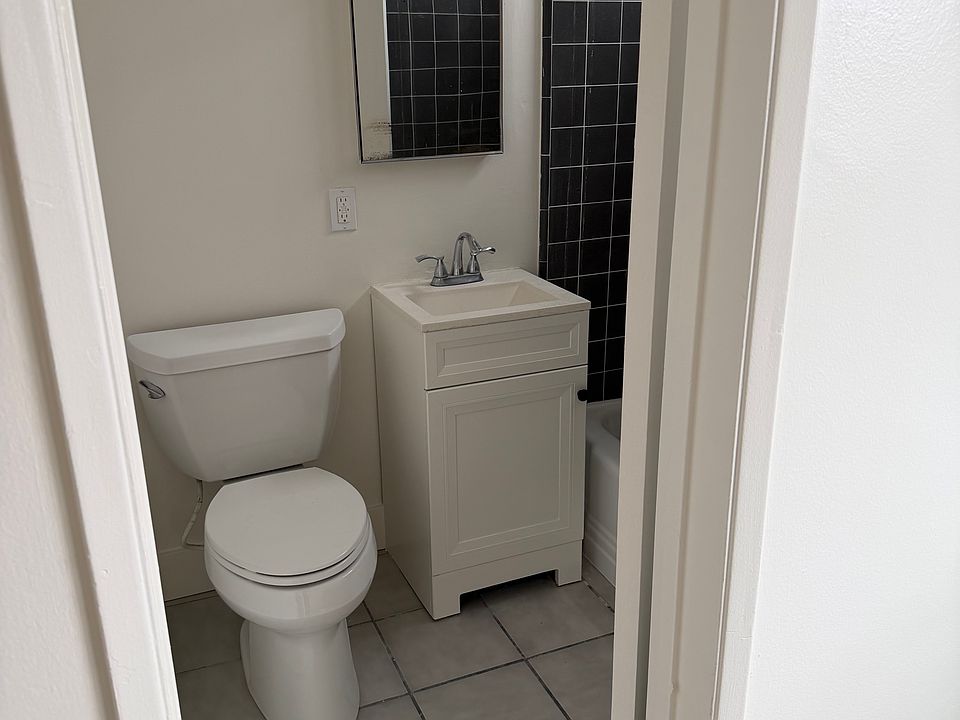1st image of 4030 W 136th St