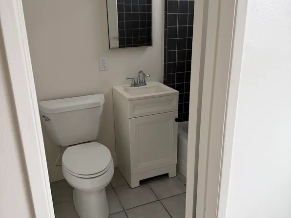 4030 W 136th St, Hawthorne, CA 90250