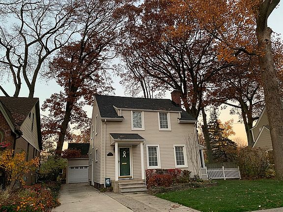 2nd image of 927 E 5th St