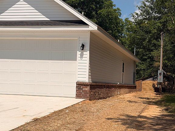 2nd image of 2107 Sulton St