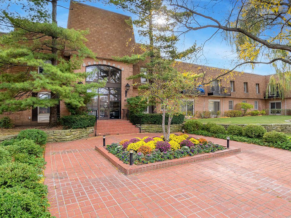 1st image of 1220 Park Ave W APT 135