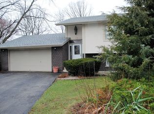 4N234 Cedar Ln, Addison, IL 60101