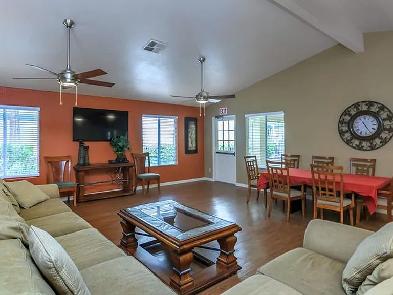 Sequoia Knolls — Photo 11