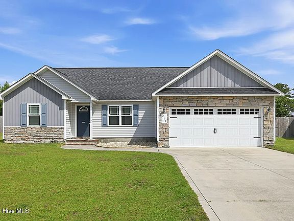 3rd image of 210 Brice Ct