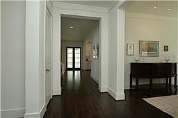 3rd image of 1901 Gardenia Dr