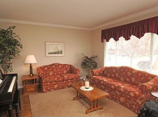 623 Smith Ave, Lake Bluff, IL