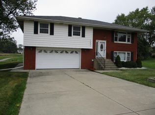 1641 Deer Valley Rd, Crown Point, IN 46307