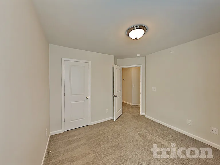 305 Woodfern Ct — Photo 8