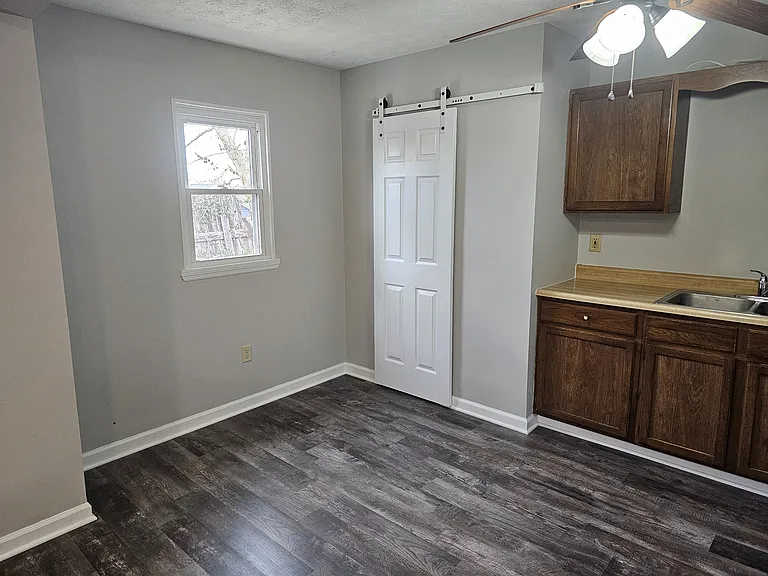 211 Earlene Ct #C — Photo 4