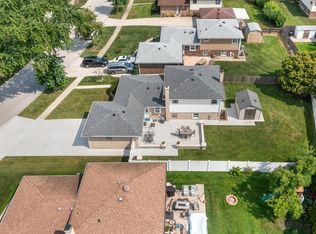 865 Love St, Elk Grove Village, IL 60007