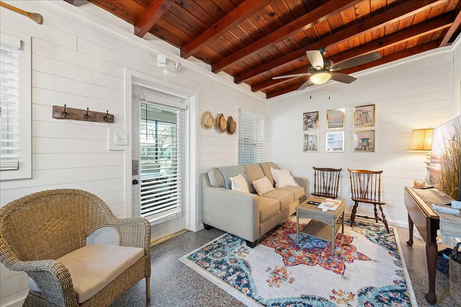 1 bed, 1.0 bath, 6996 sqft, $3,417 — Photo 1
