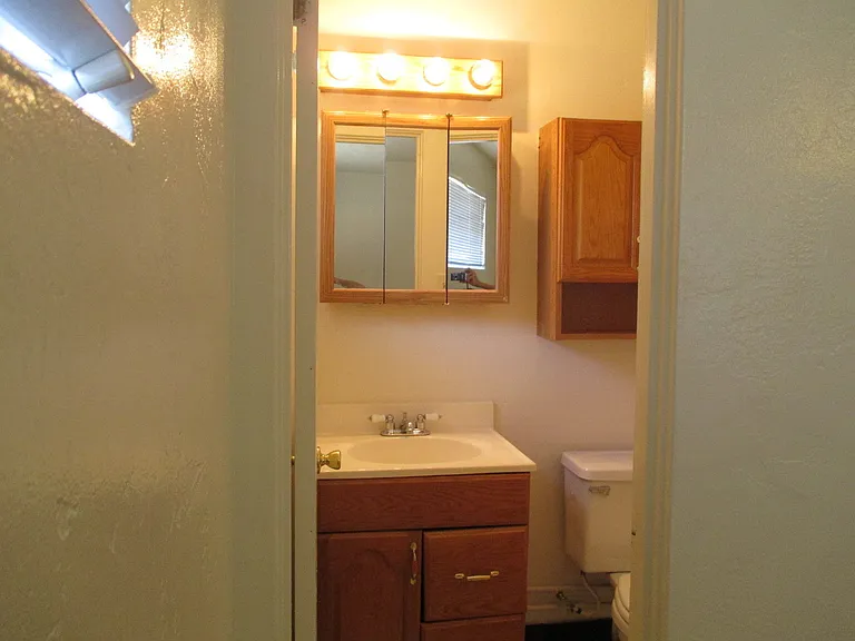 529 W 17th Pl — Photo 20