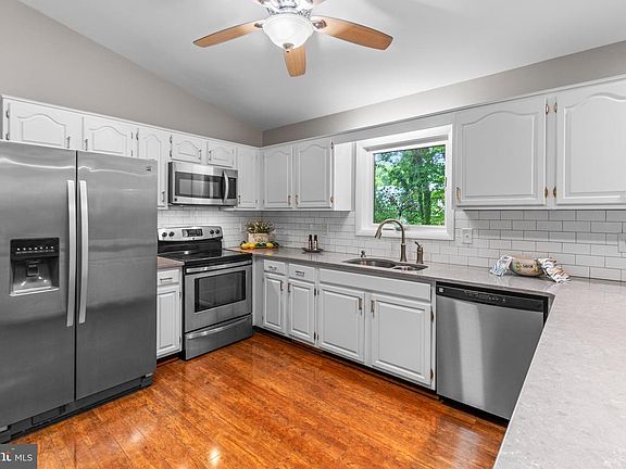 3rd image of 1132 Bay Ridge Rd