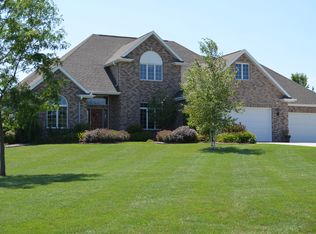 W9079 R & D Rd, Hortonville, WI 54944