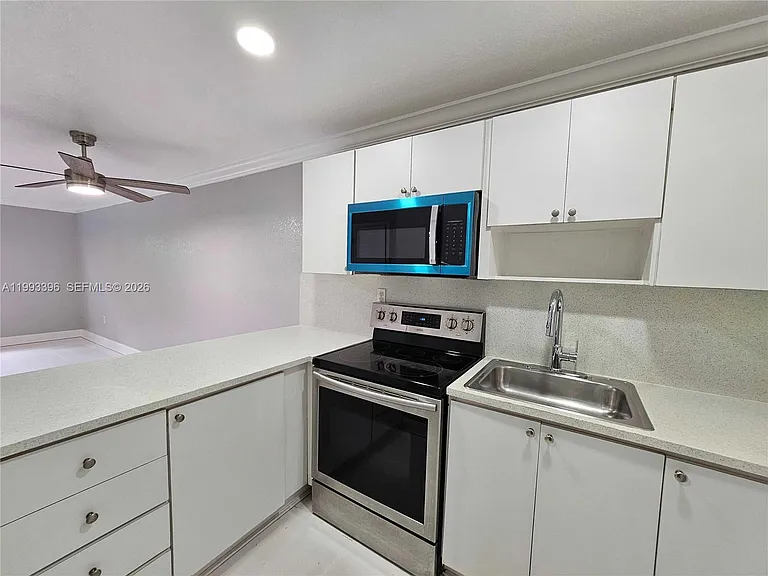 8027 NW 8th St #17 — Photo 5