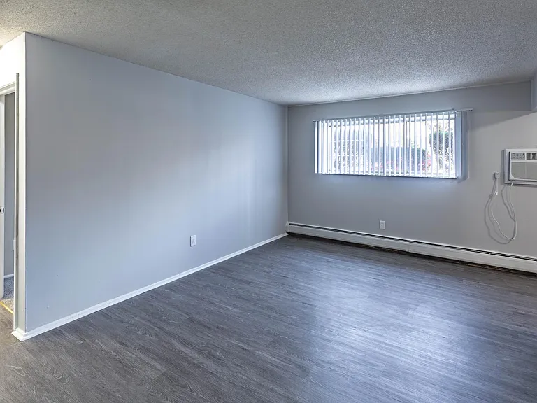 The Heights Apartments — Photo 24