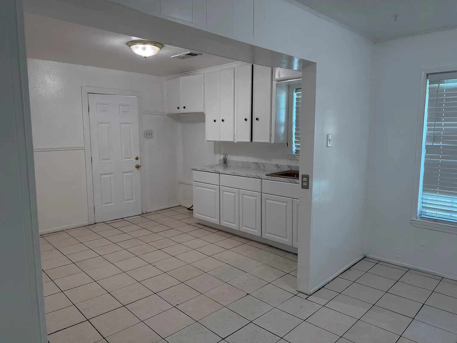 3 bed, 1119 sqft, $1,500 — Photo 3