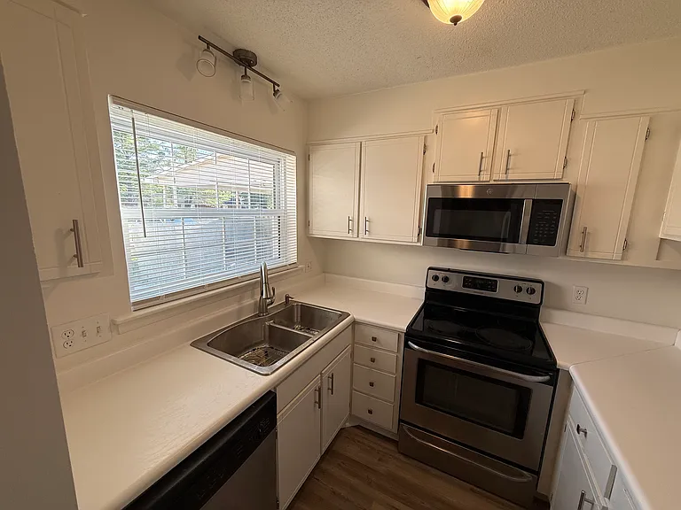 2235 Shadow Valley Rd #E — Photo 7