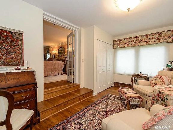4th image of 31 Blenheim Dr