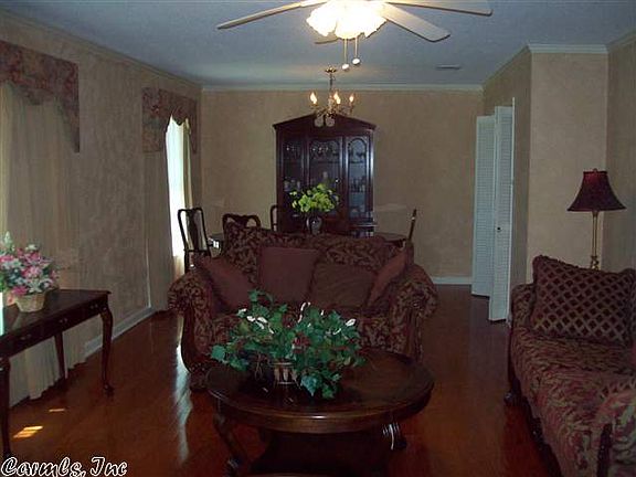 3rd image of 2307 Forest Knoll Dr