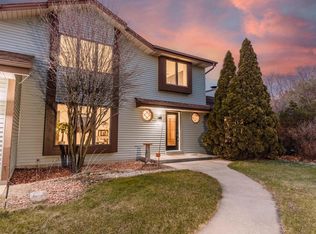 4058 Vista Moraine Dr, Hubertus, WI 53033