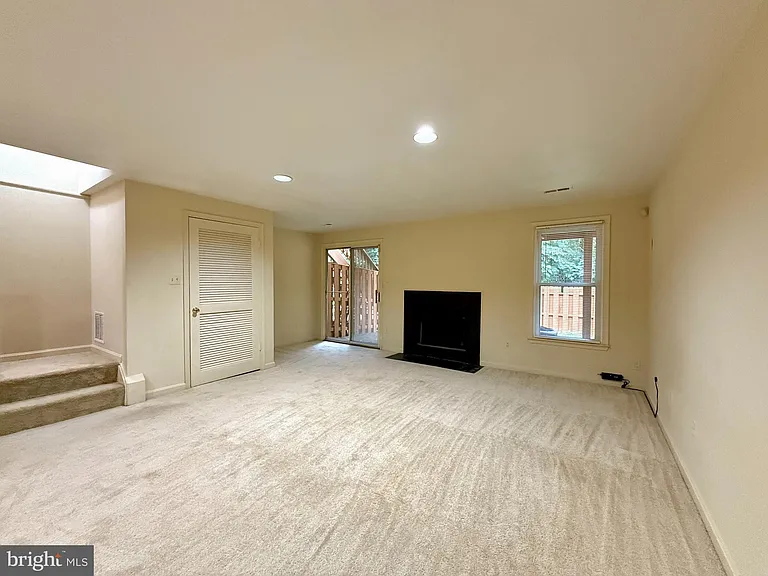 5304 Buxton Ct — Photo 23