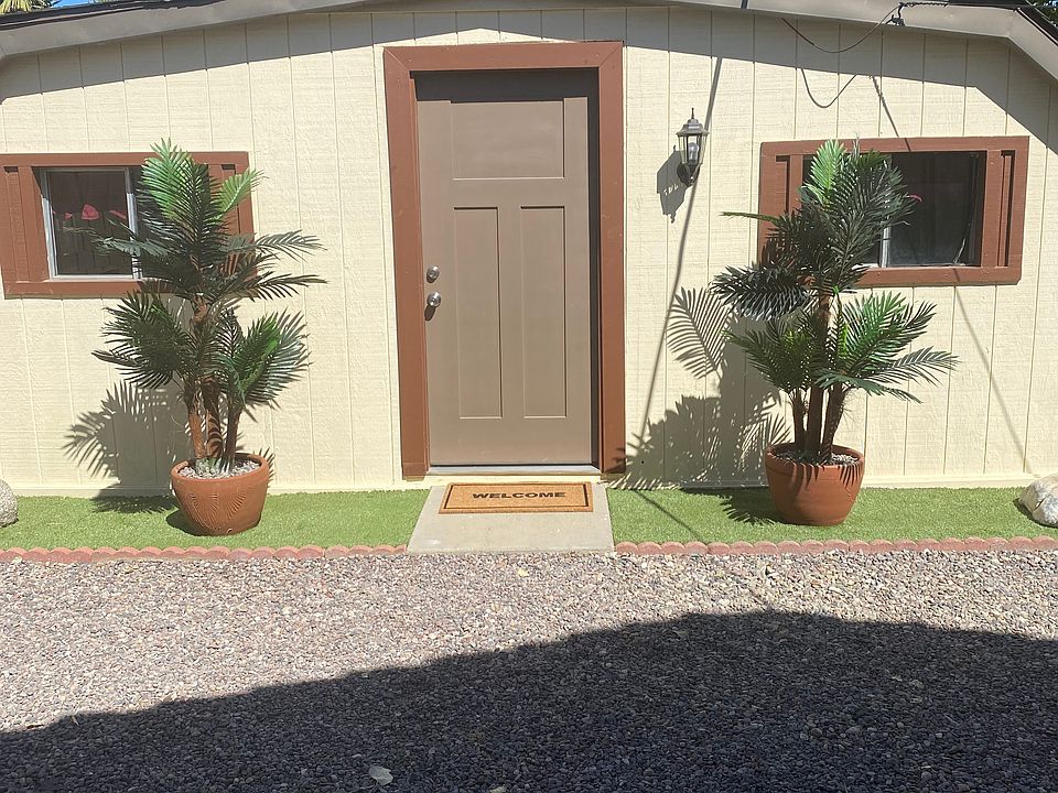 1st image of 609 E Avenue J10