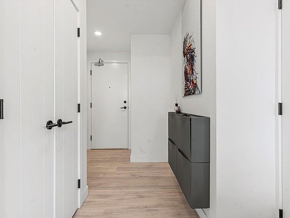 4th image of 32838 Landeau Pl #401