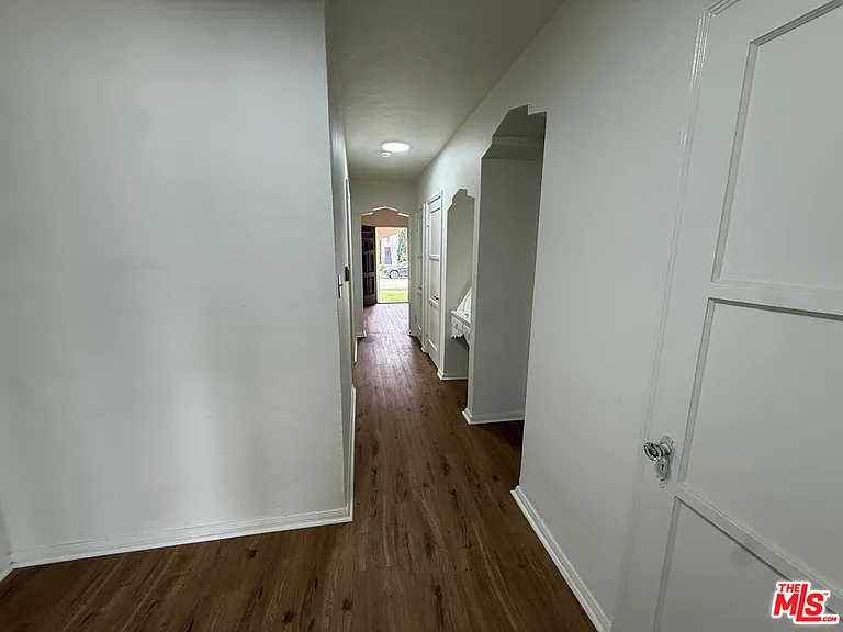 211 S Arnaz Dr #LOWER — Photo 29