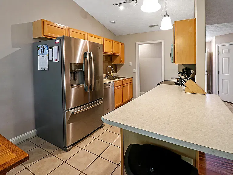 3 bed, 1223 sqft, $1,685 — Photo 4