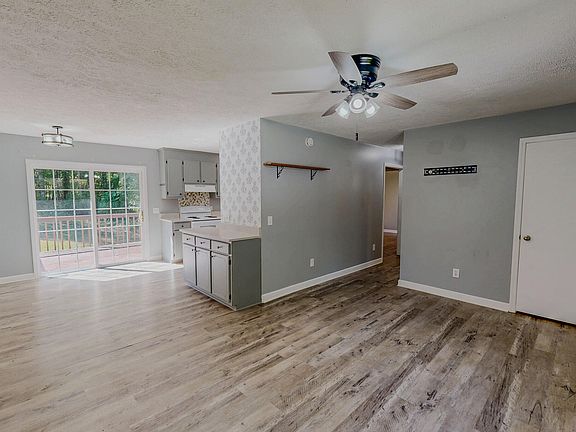4th image of 405 Marvin Gill Rd