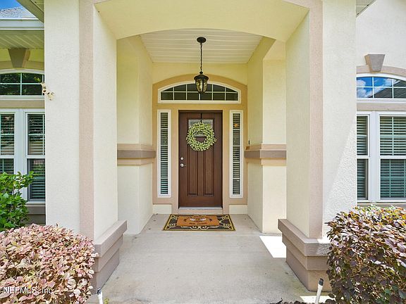 2nd image of 428 TWIN OAKS Lane