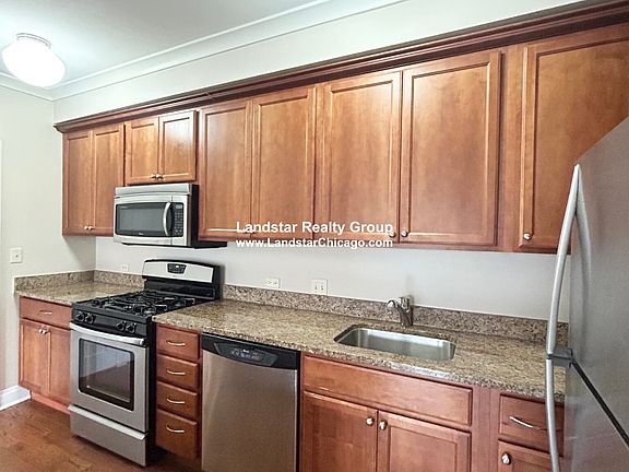 5th image of 2704 W Ainslie St #2