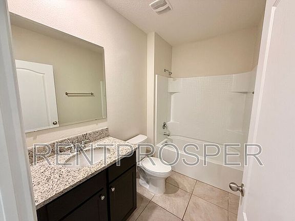 3rd image of 3005 Country Club Cir