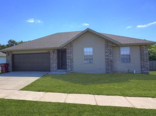 1146 S Strasbourg Ave, Springfield, MO 65802