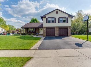 1024 Georgia Dr, Elk Grove Village, IL 60007