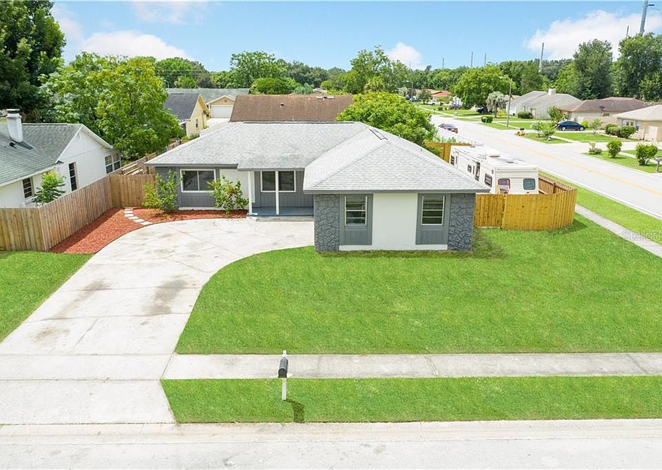 1st image of 697 La Salle Dr