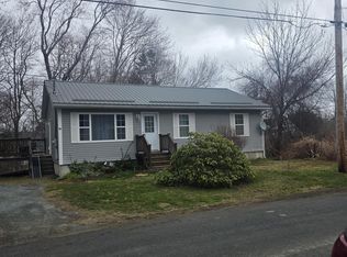 14 Lawrence St, Queens, NS B0T 1P0