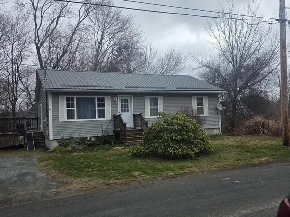 14 Lawrence St, Queens, NS B0T 1P0