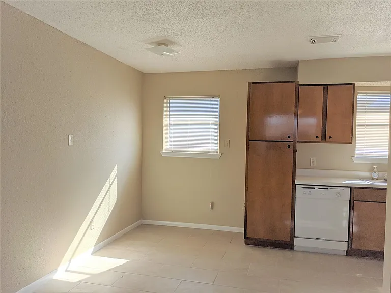915 Alexander St #3 — Photo 7