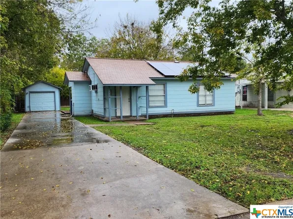 120 Charlotte Dr, Port Lavaca, TX 77979